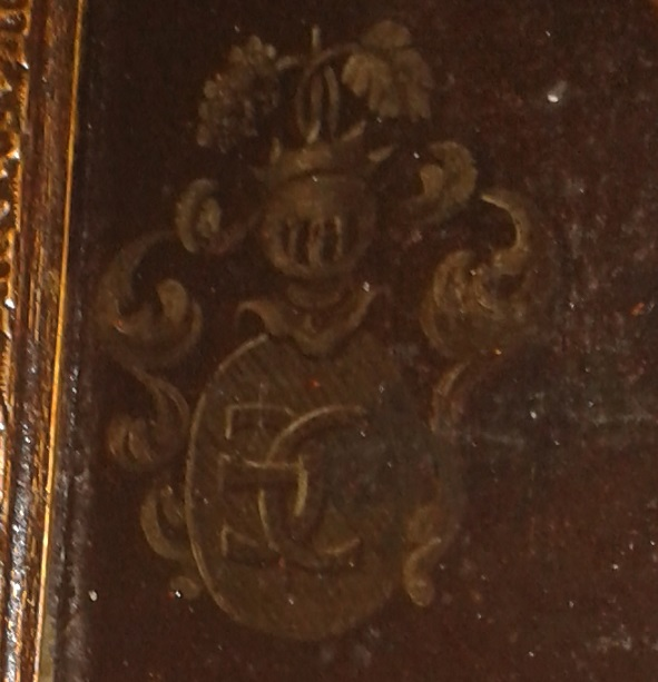 blason sur portrait 18ème siècle